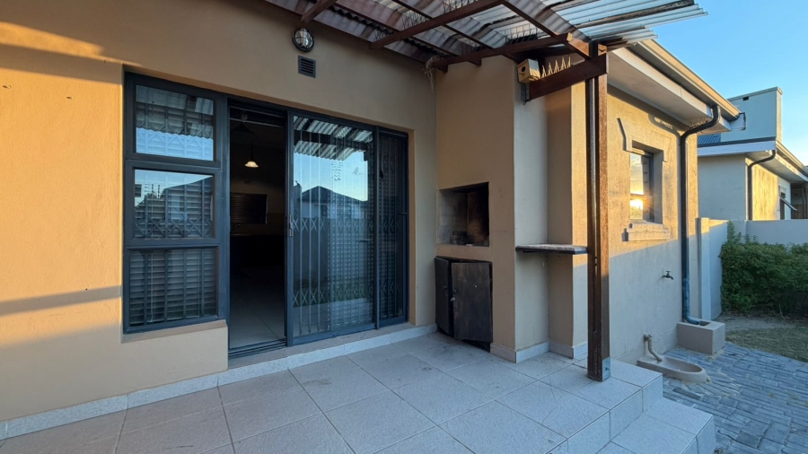 To Let 3 Bedroom Property for Rent in Buh Rein Estate Western Cape